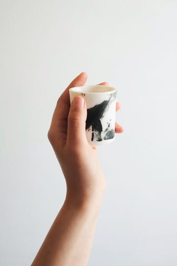 Kubeczek espresso DaDa – funkcjonalna forma sztuki