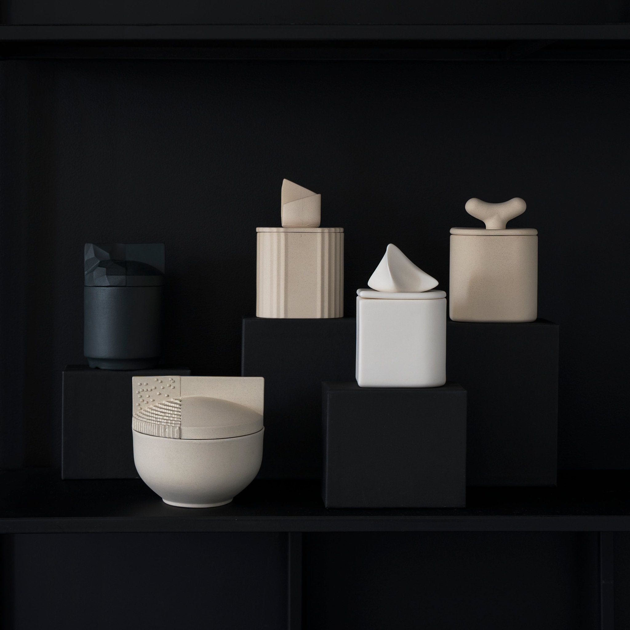 Basalt Nude - świeca w ceramice - Kyuka Design