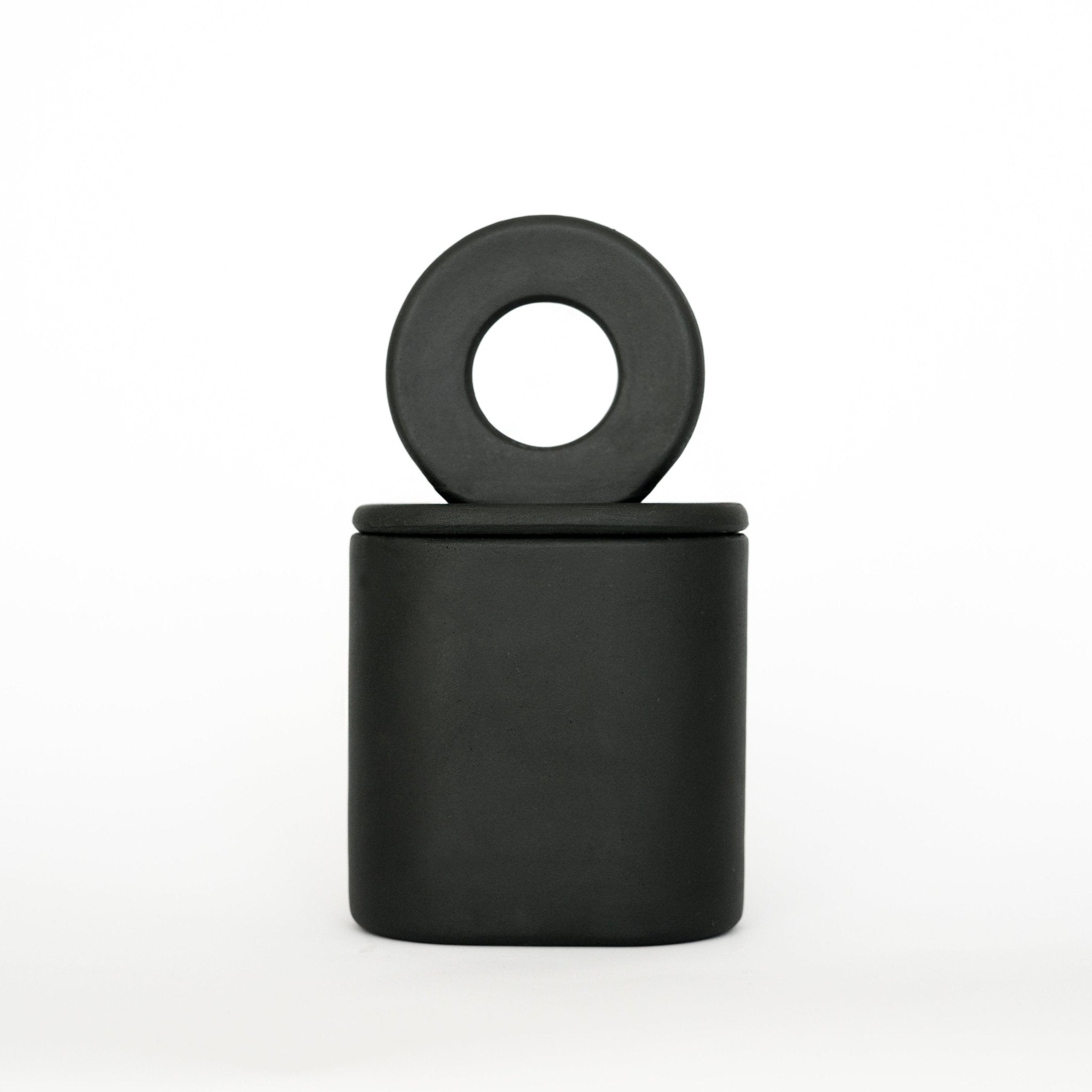 Eclipse Graphite Black - pojemnik z czarnej porcelany - Kyuka Design