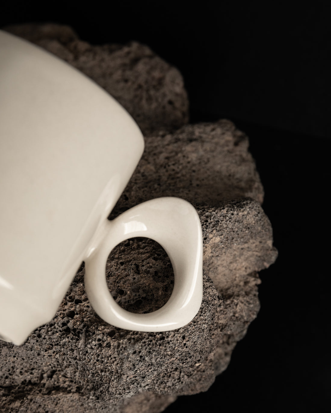 Kubek Dotyk | Ręcznie wykonany kubek ceramiczny Kyuka Design