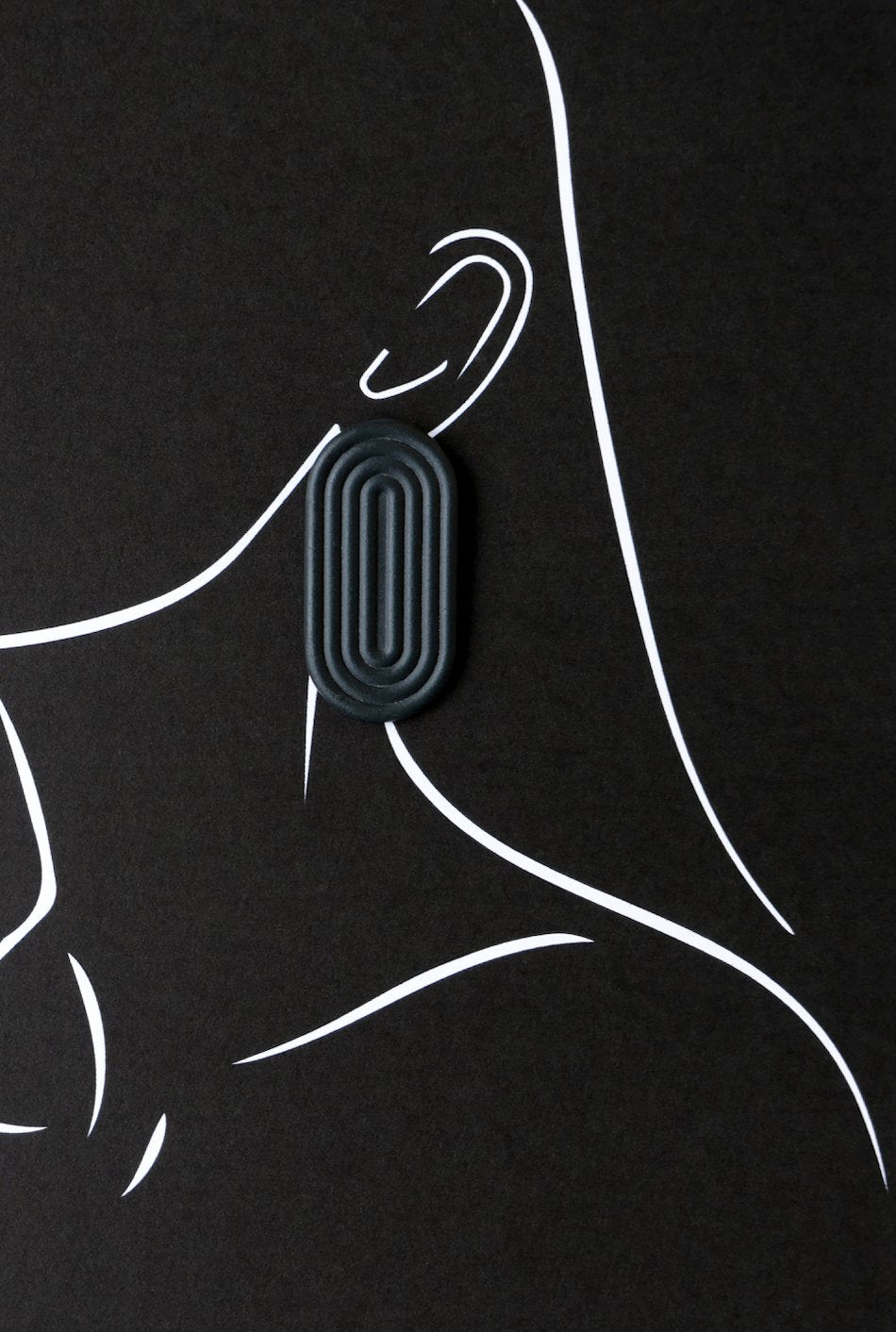 Anni Echo Black - kolczyki z porcelany Parian - Kyuka Design