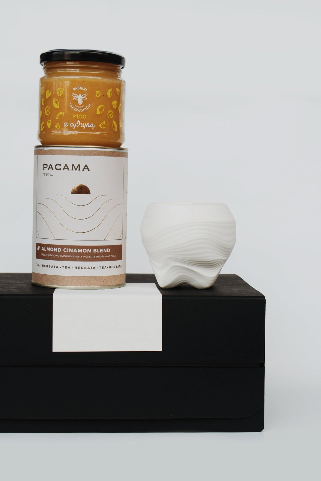 🕯️ Canyon – Rytuał Spokoju zestaw świeca, napar i miód - Kyuka Design