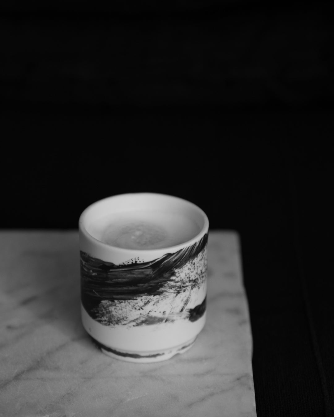 Dada - kubek z porcelany Parian - Kyuka Design