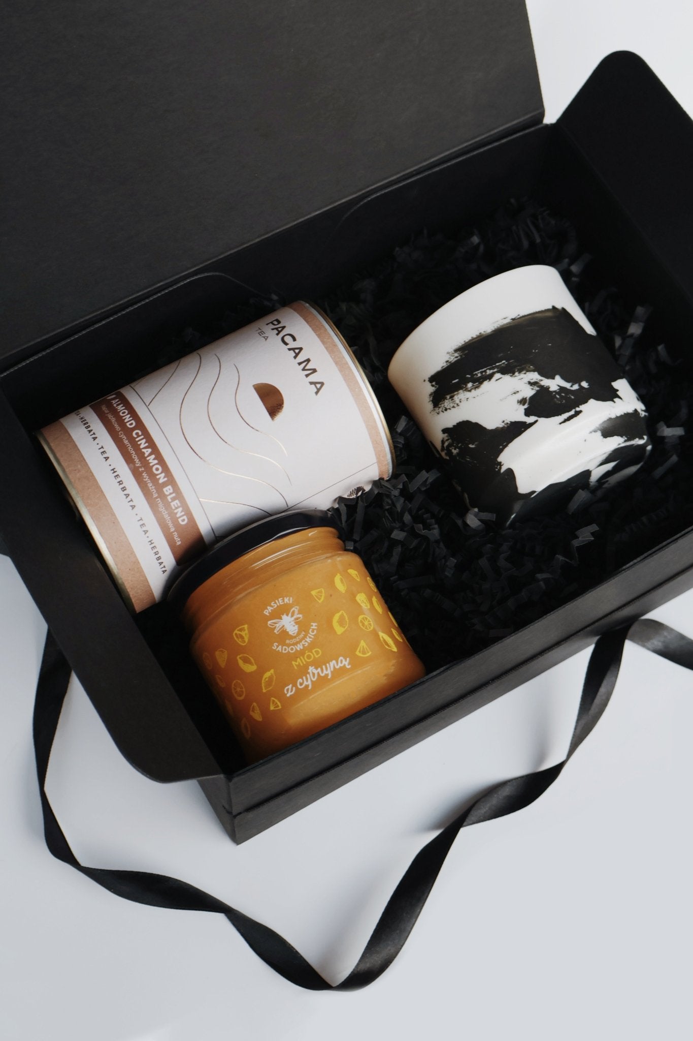 DaDa – Rytuał Chwili | Zestaw prezentowy Kyuka | Kubek ręcznie malowany, herbata i miód - Kyuka Design