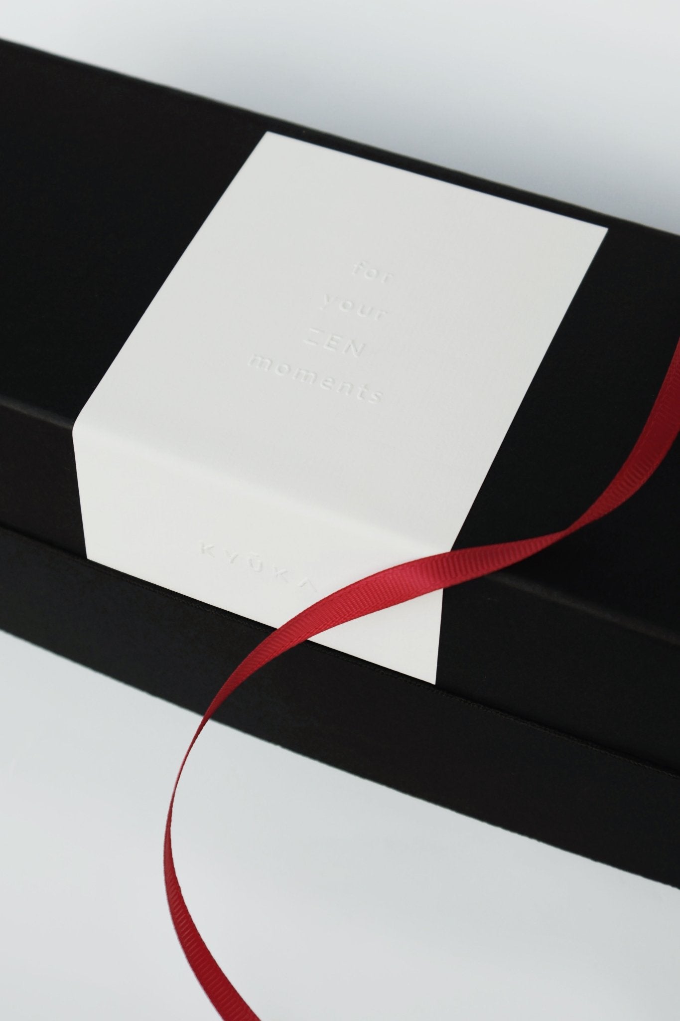 DaDa – Rytuał Chwili | Zestaw prezentowy Kyuka | Kubek ręcznie malowany, herbata i miód - Kyuka Design