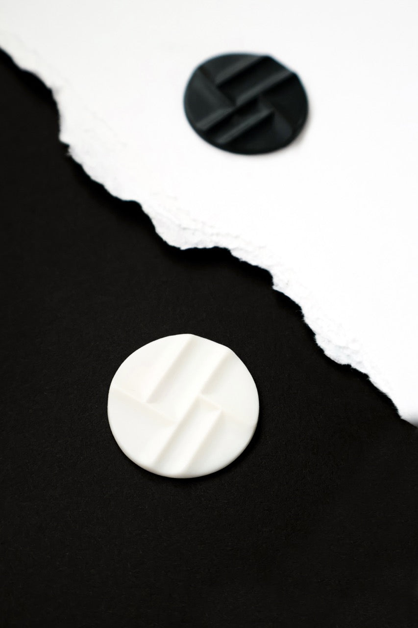 Mondrian white - kolczyki z porcelany Parian - Kyuka Design