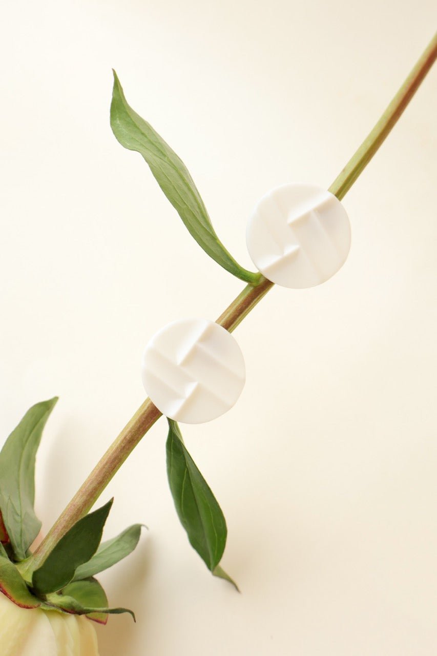 Mondrian white - kolczyki z porcelany Parian - Kyuka Design