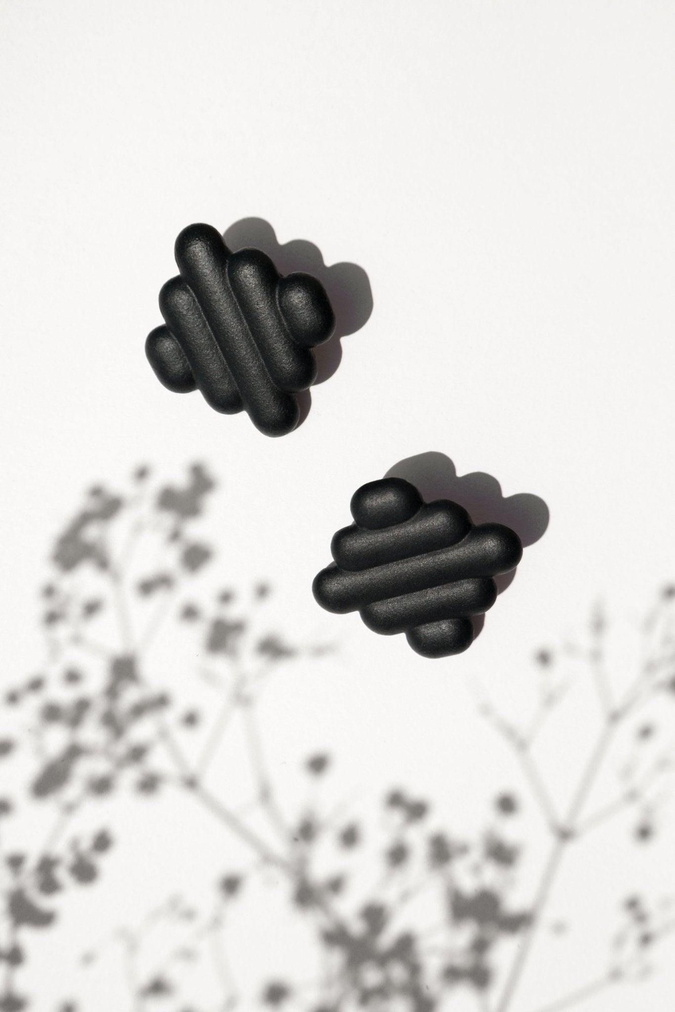 Retro Grace Black - kolczyki z porcelany Parian - Kyuka Design
