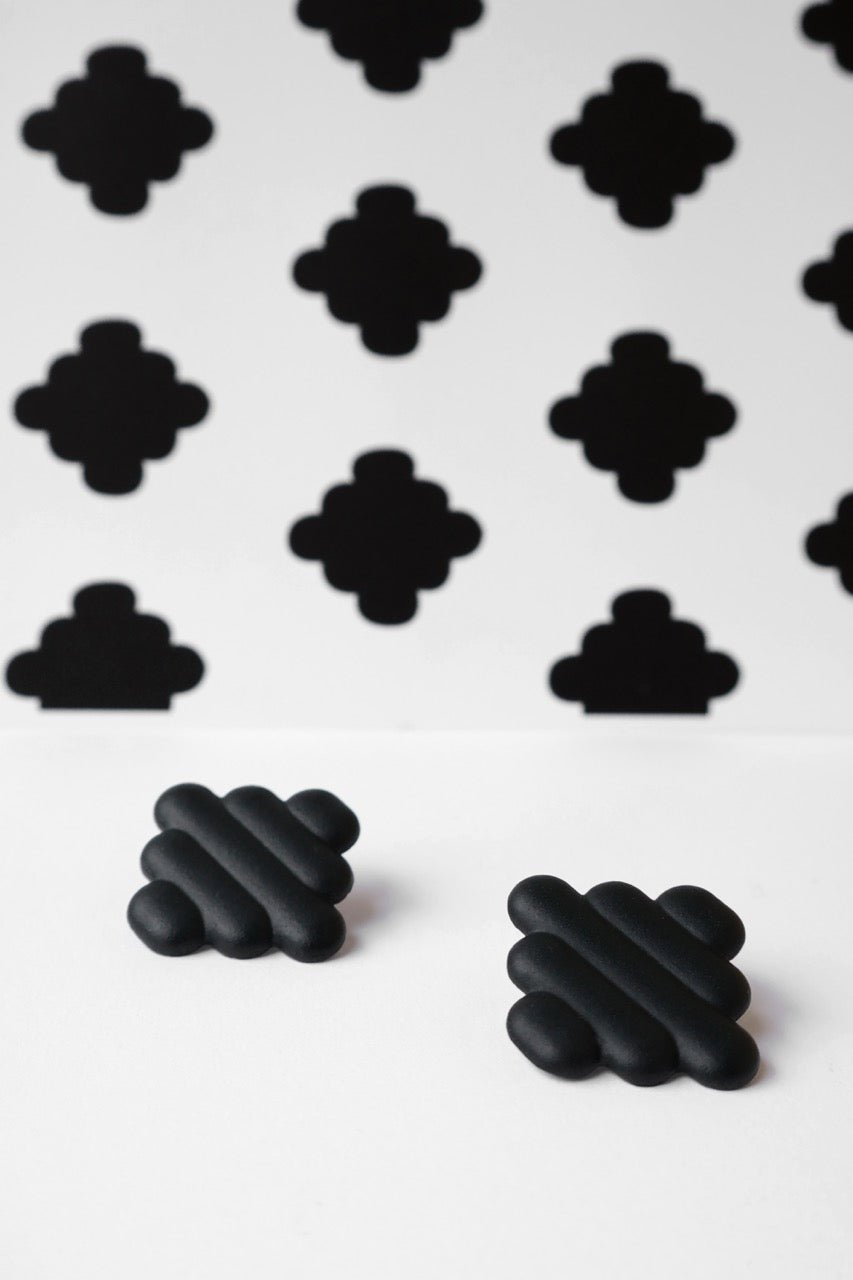 Retro Grace Black - kolczyki z porcelany Parian - Kyuka Design