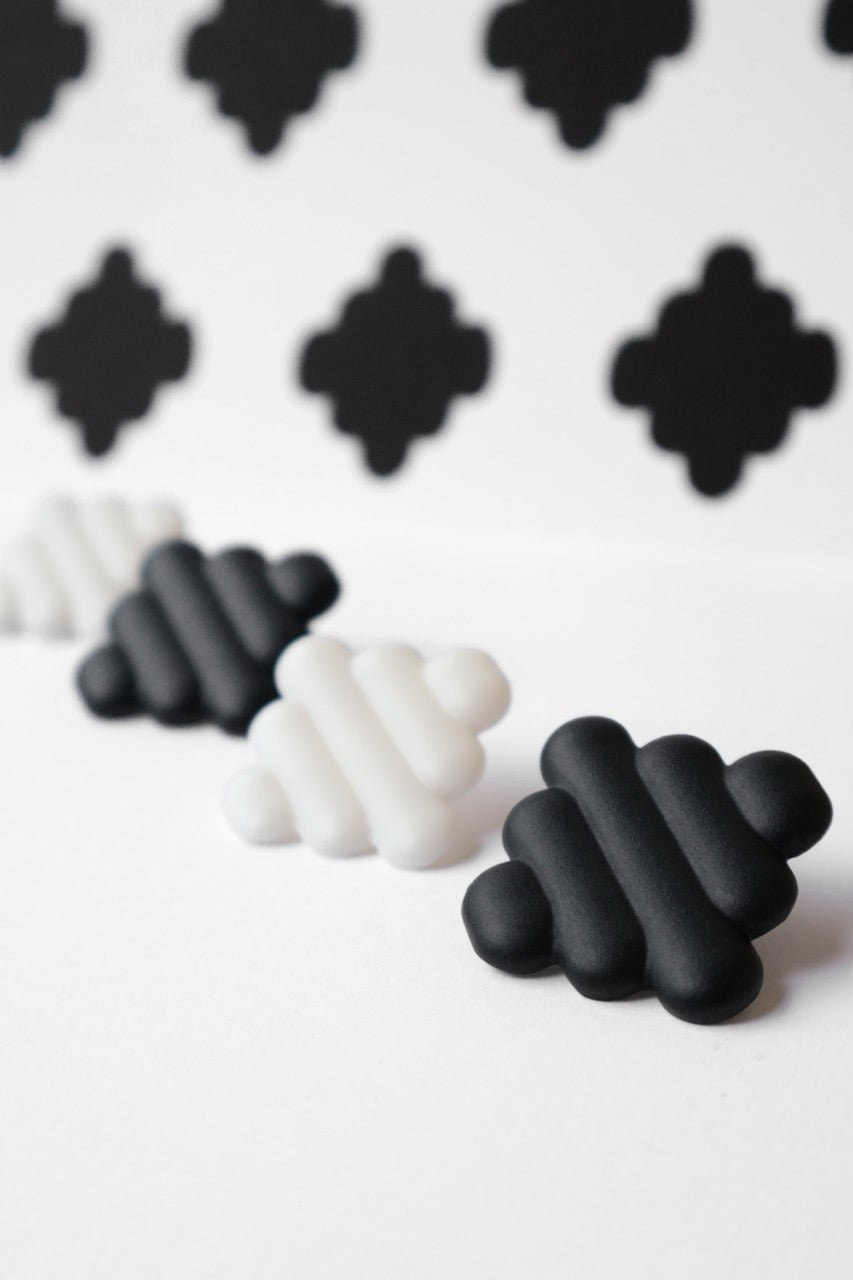 Retro Grace Black - kolczyki z porcelany Parian - Kyuka Design