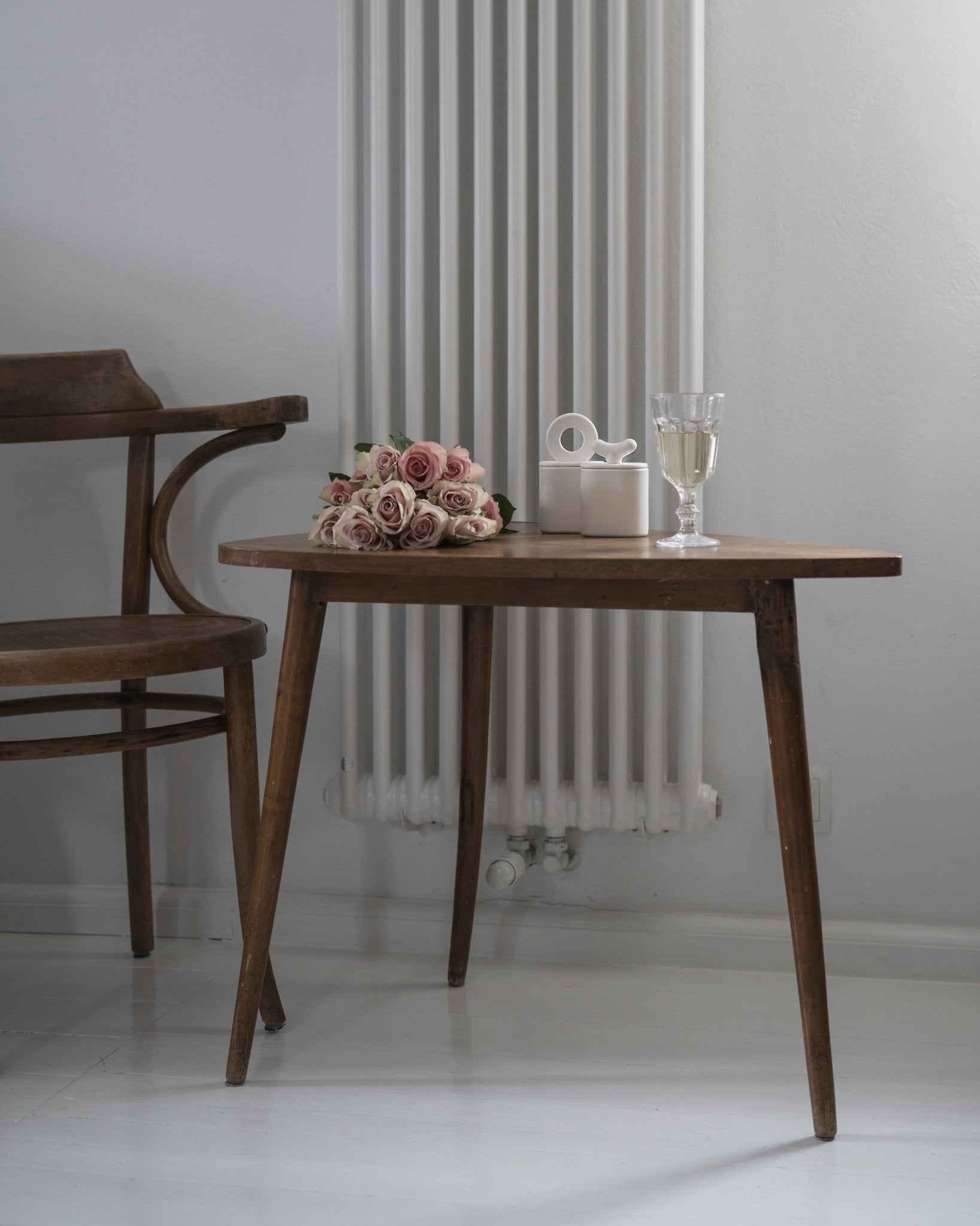 Eclipse - pojemnik z porcelany Parian - Kyuka Design
