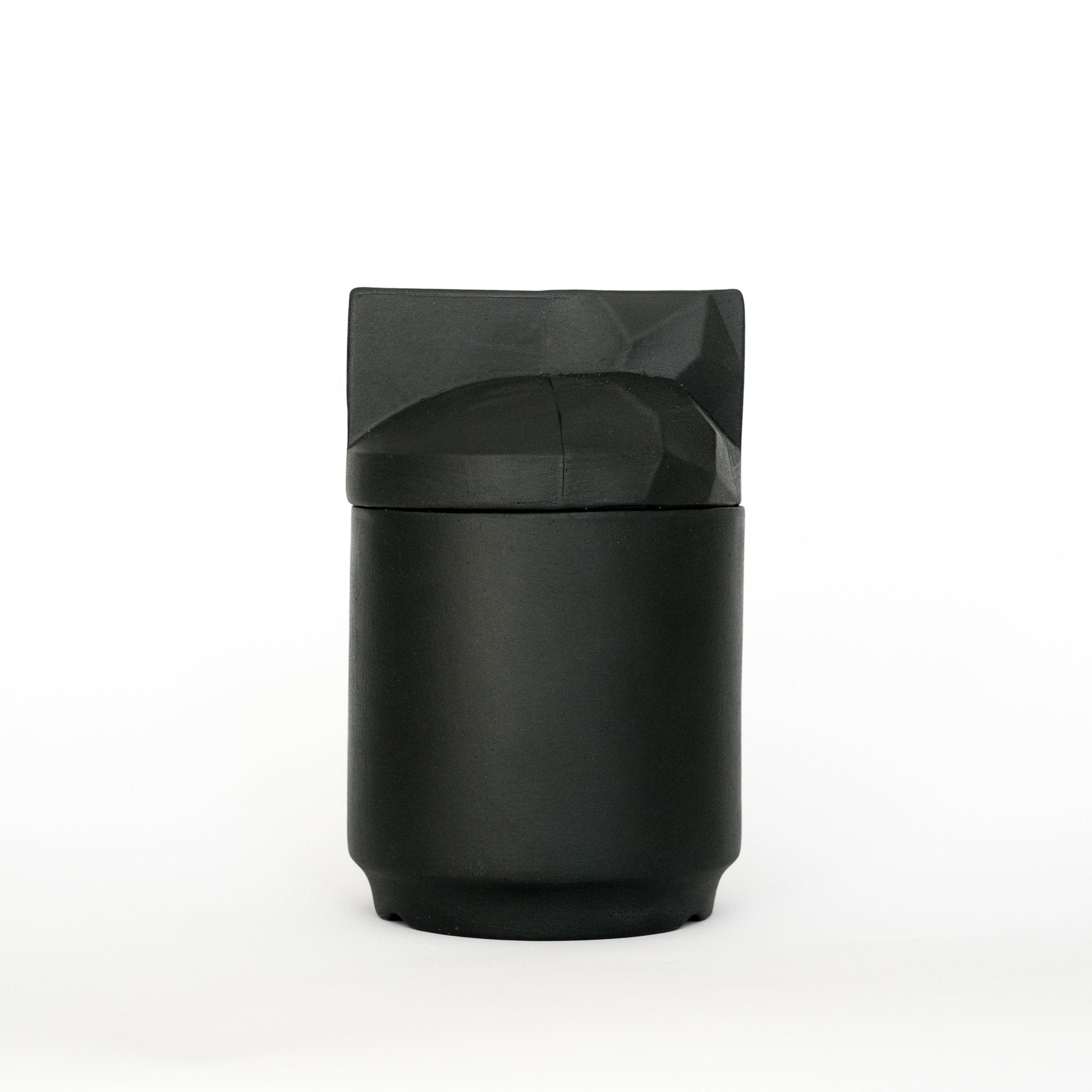 Origam Black - pojemnik z czarnej porcelany - Kyuka Design